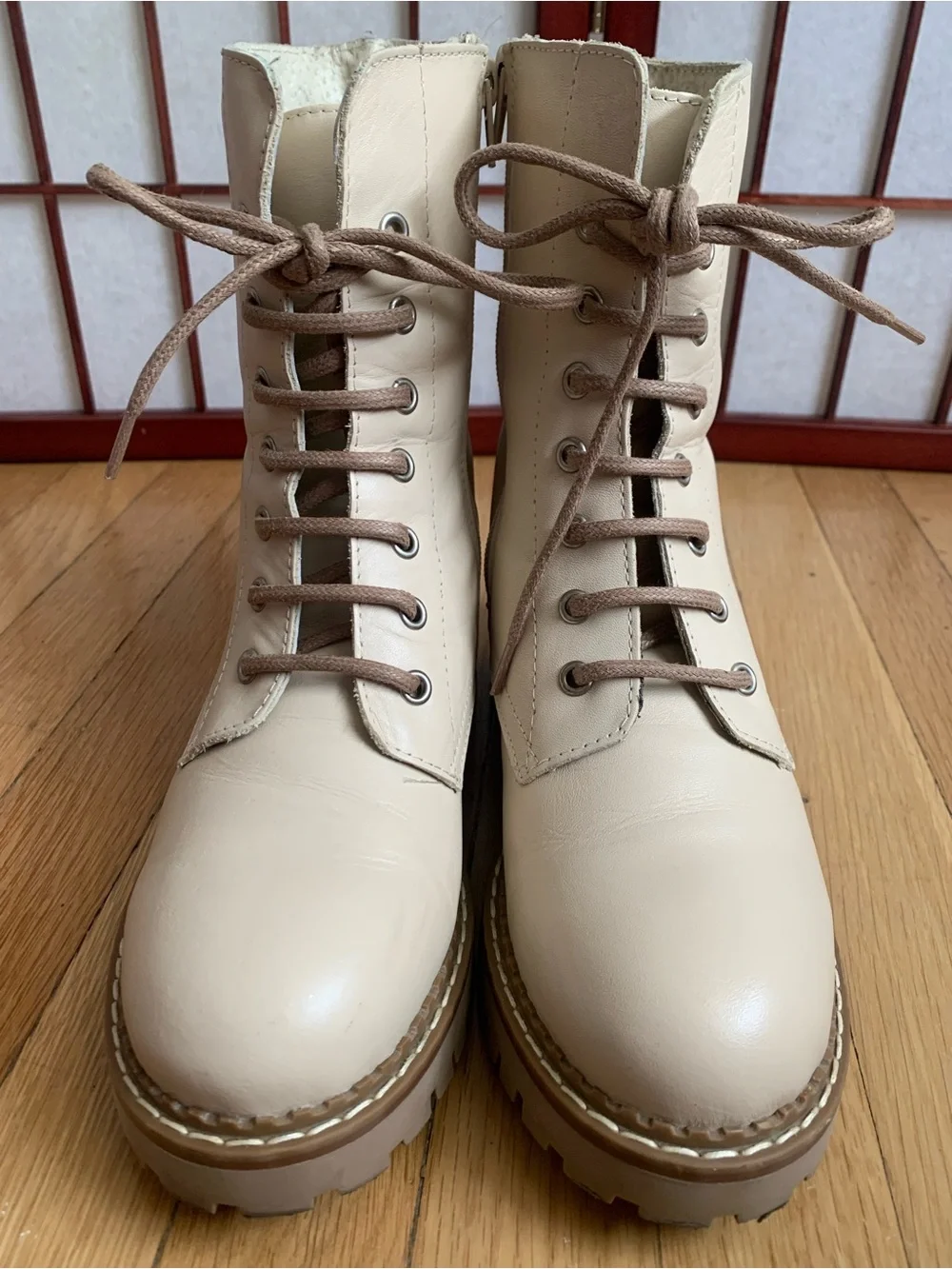 EUC BERTUCHI Bone Leather Lace-Up Side-Zip High Ankle Boots in Size 38/7.5M
